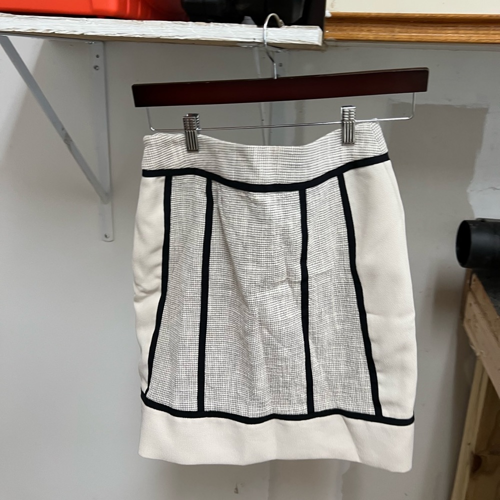 Ann Taylor size 6 Skirt